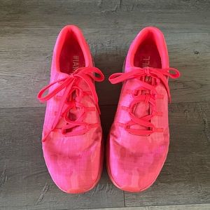 NOBULL Neon Pink Runner sz9